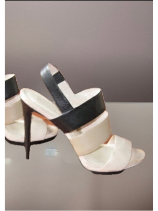 Kenneth Cole Shoes - Kenneth Cole Leather Strappy Heels Nikki Clay and Black Size 6 Med.